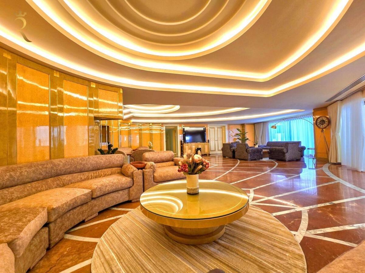 Appartement Timeless Elegance Italian-style Penthouse Retreat Abou Dabi