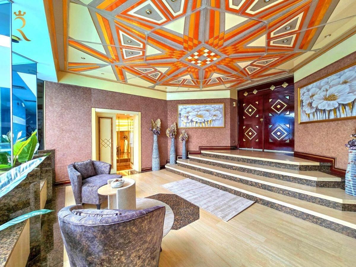 Timeless Elegance Italian-style Penthouse Retreat Appartement Abou Dabi