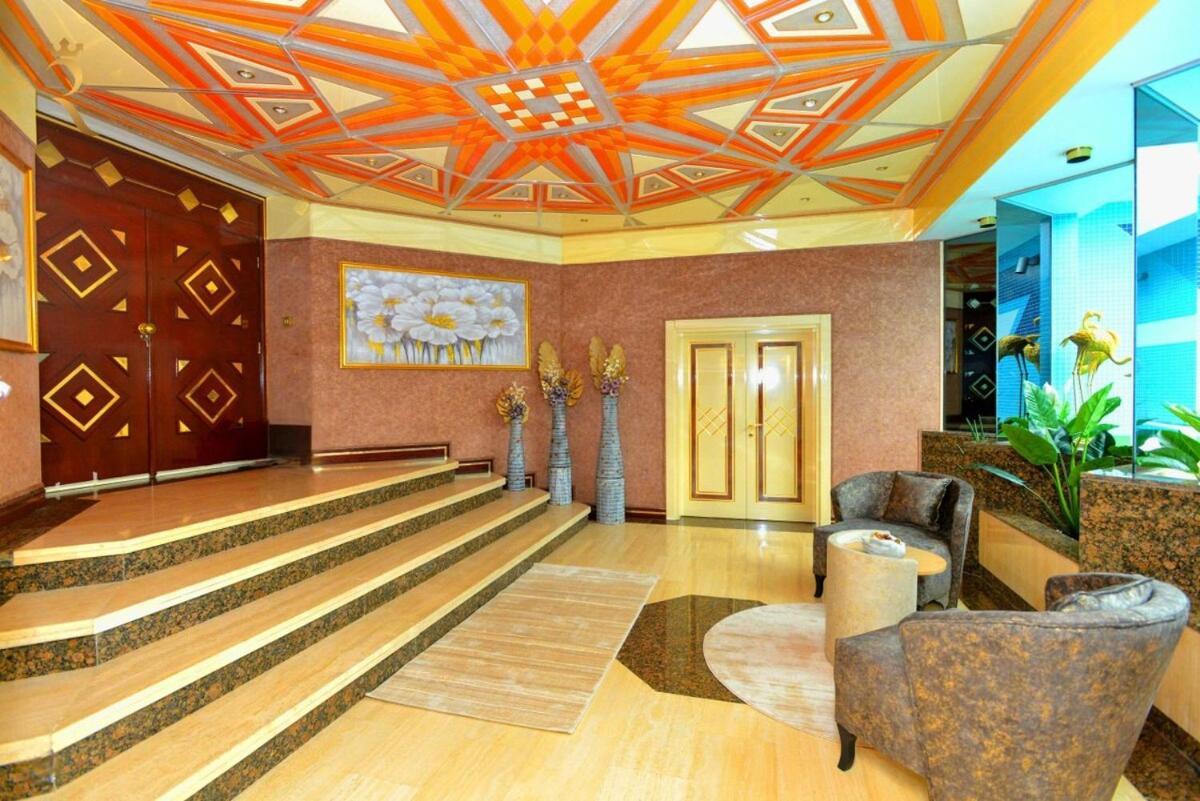 Timeless Elegance Italian-style Penthouse Retreat Appartement Abou Dabi