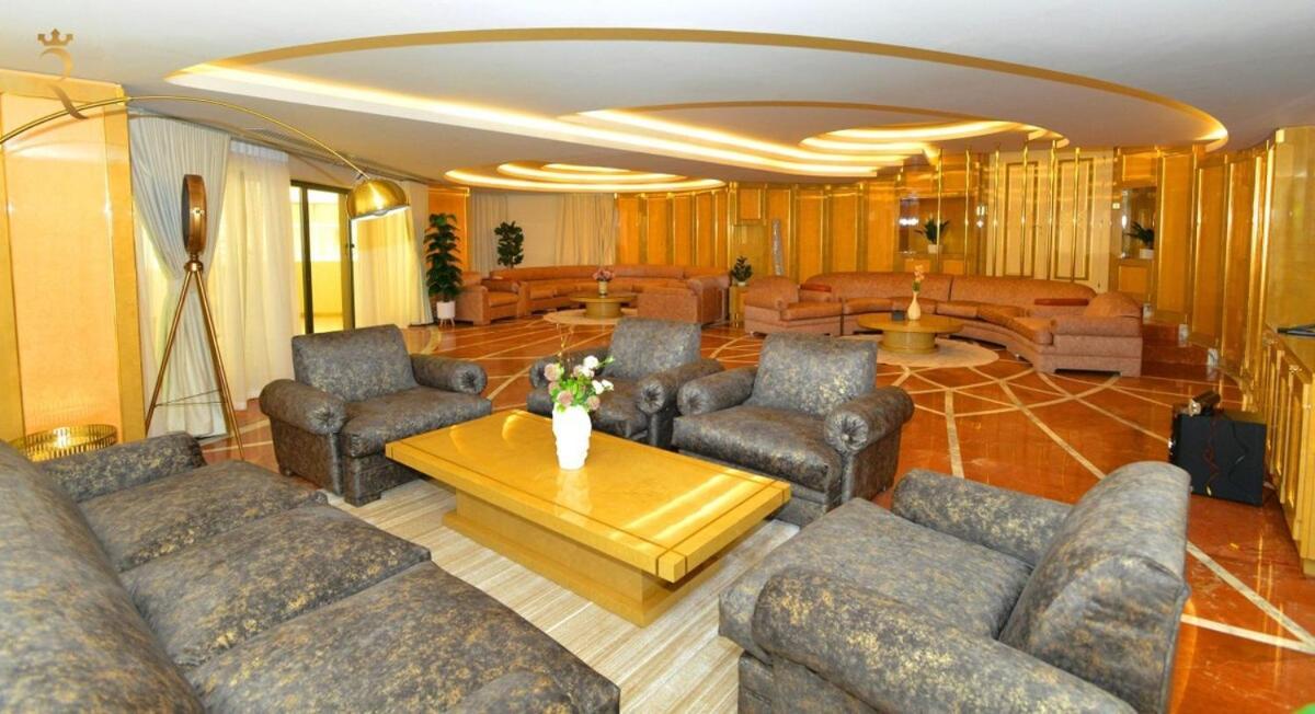 Timeless Elegance Italian-style Penthouse Retreat Appartement Abou Dabi